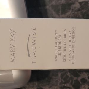 New in box!  Mary Kay Cosmetics Timewise Targeted Action Line Reducer